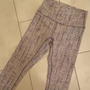 Lululemon cropped leggings size 6
